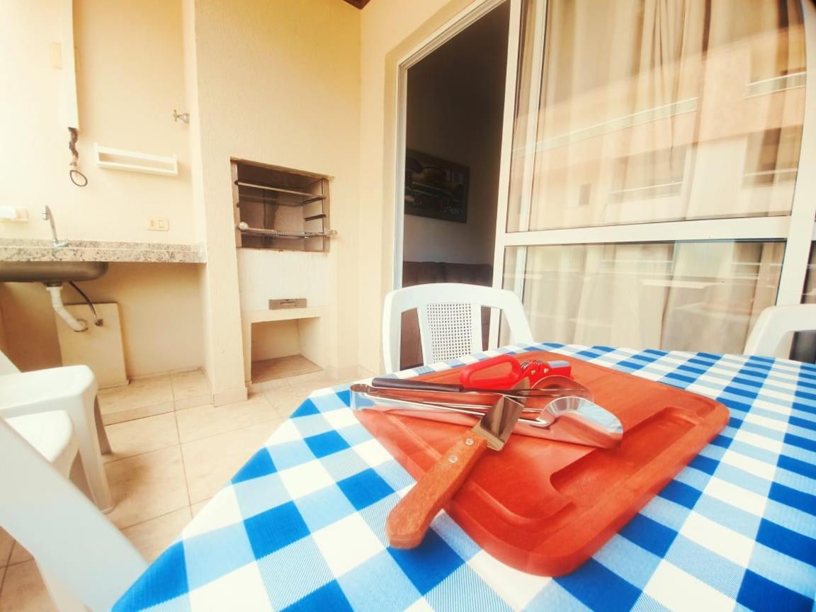 Lindo Apto Com 3 Quartos, Apenas 1 Quadra Da Toninhas Apartamento *